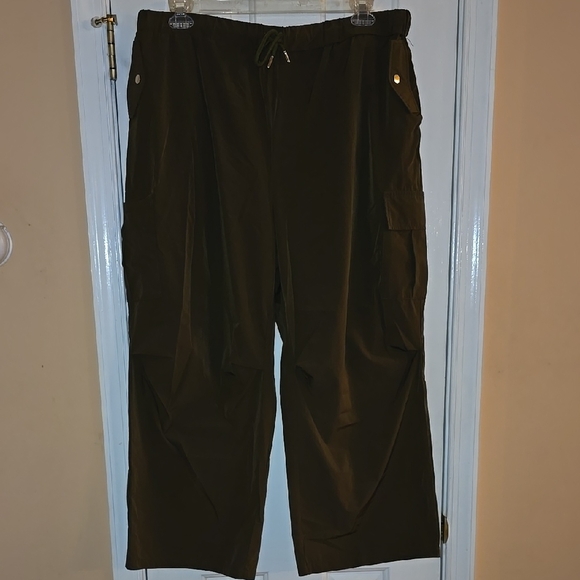 Temu Pants - Women's Olive Cargo Pants